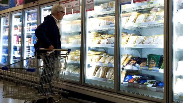 Para algunos consultores, la inflación en alimentos de abril superó los dos dígitos. REUTERS/Agustin Marcarian