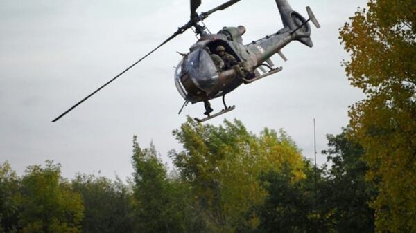 Un helicóptero del Ejército francés, durante un ejercicio en octubre de 2017 (AFP)