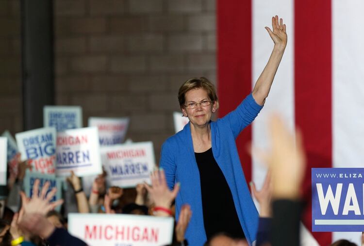 Warren durante un mitín en Detroit (REUTERS/Rebecca Cook)
