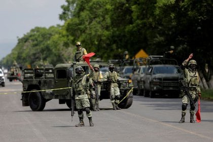 En la captura del  "Marro" participaron fuerza federales y estatales (Foto: Reuters/ Sergio Maldonado)