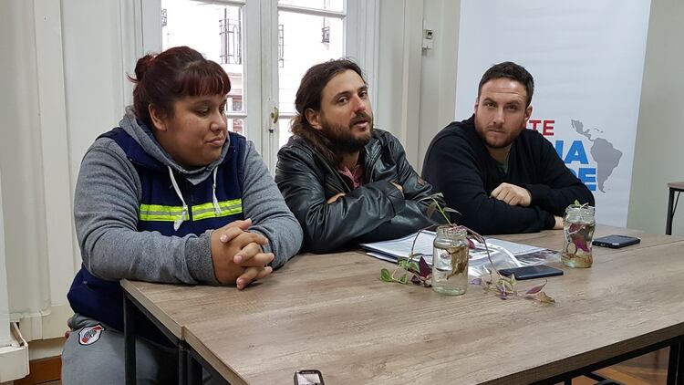 Juan Grabois acompañado de integrantes de la CTEP