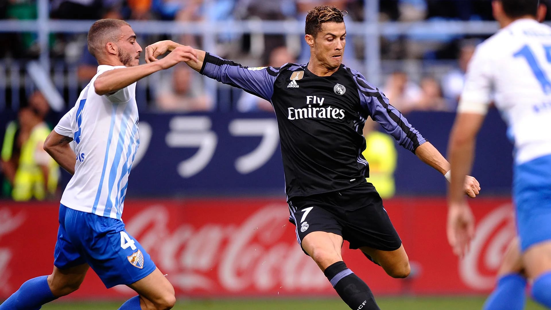 Villanueva marcando a Ronaldo durante el partido del domingo (AP)