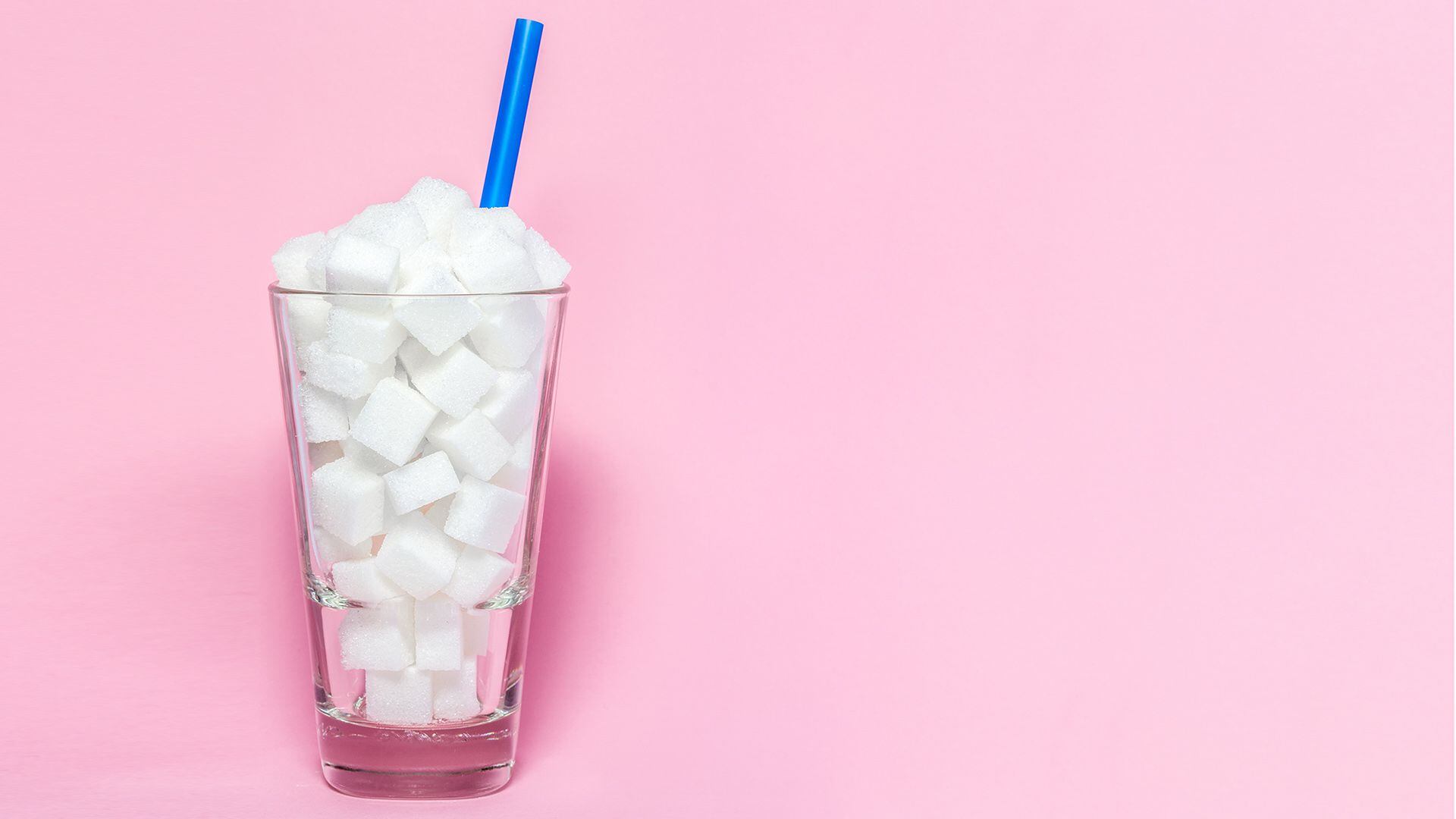 El consumo excesivo de bebidas azucaradas con frecuencia puede implicar un mayor riesgo de padecer problemas de memoria en la edad adulta (Shutterstock)