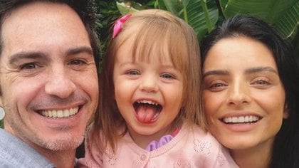 Mauricio Ochmann y Aislinn Derbez siguen teniendo una buena relación y se dividen para cuidar a su hija Kailani (Foto: Instagram @ mauochmann)