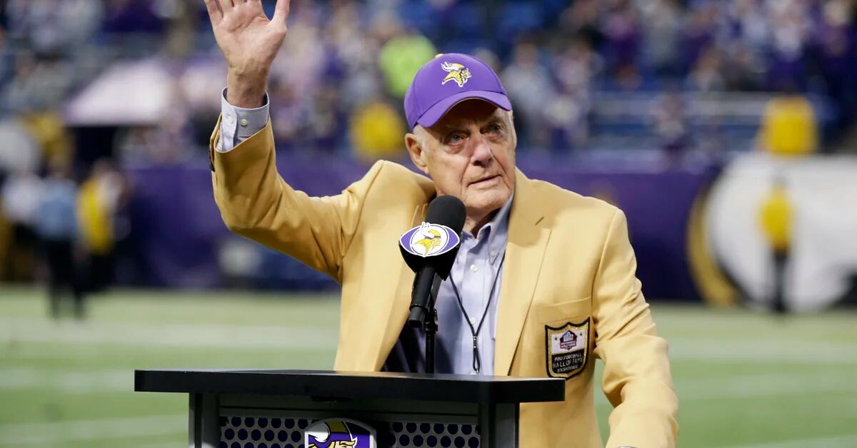 Vikings coach Bud Grant dies at 95