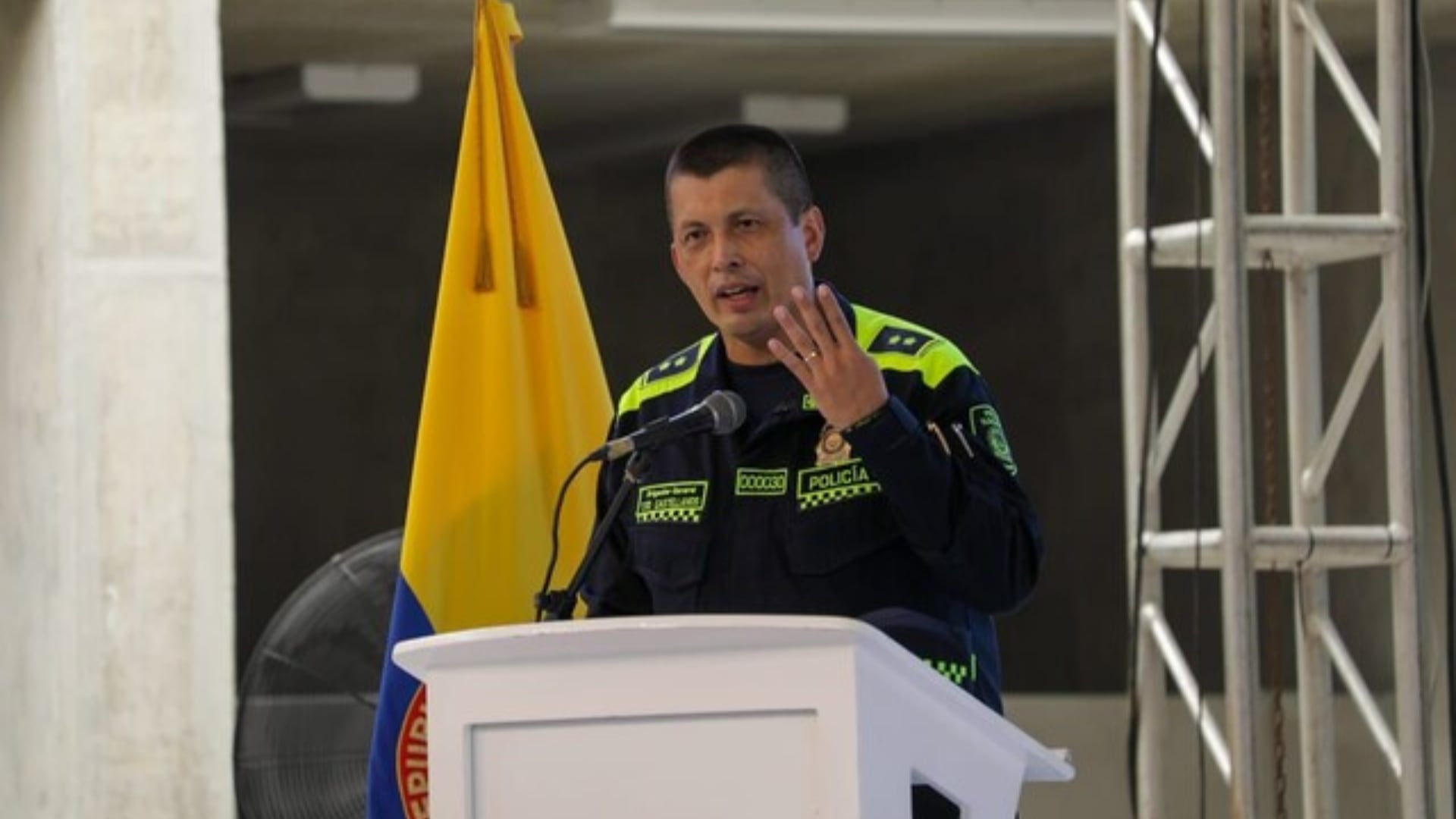 El general Tito Castellanos despidió al patrullero Idarraga y habló sobre el atentado en Tibú. Colprensa.