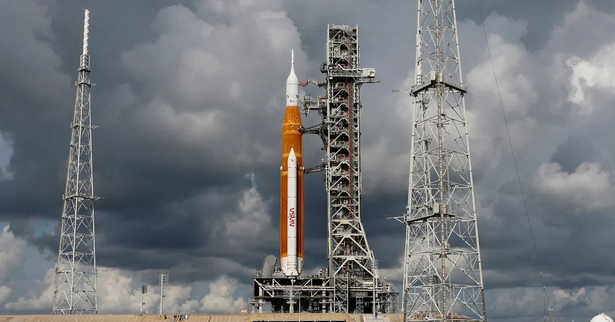 La NASA completó con éxito todas las pruebas en tierra del cohete SLS y se prepara para el tercer intento de lanzamiento