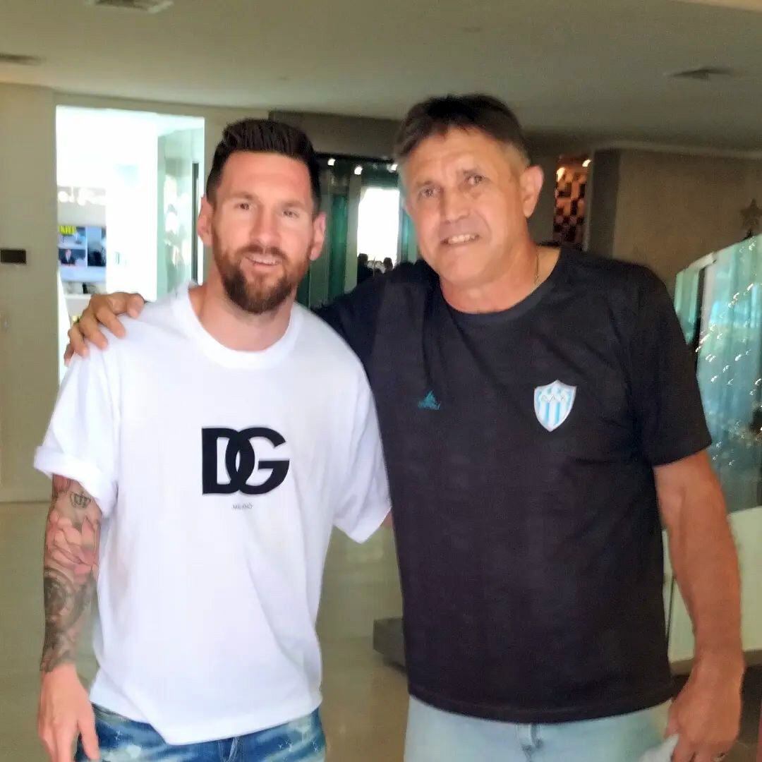 Fueron a hacer un trámite y se encontraron con Messi