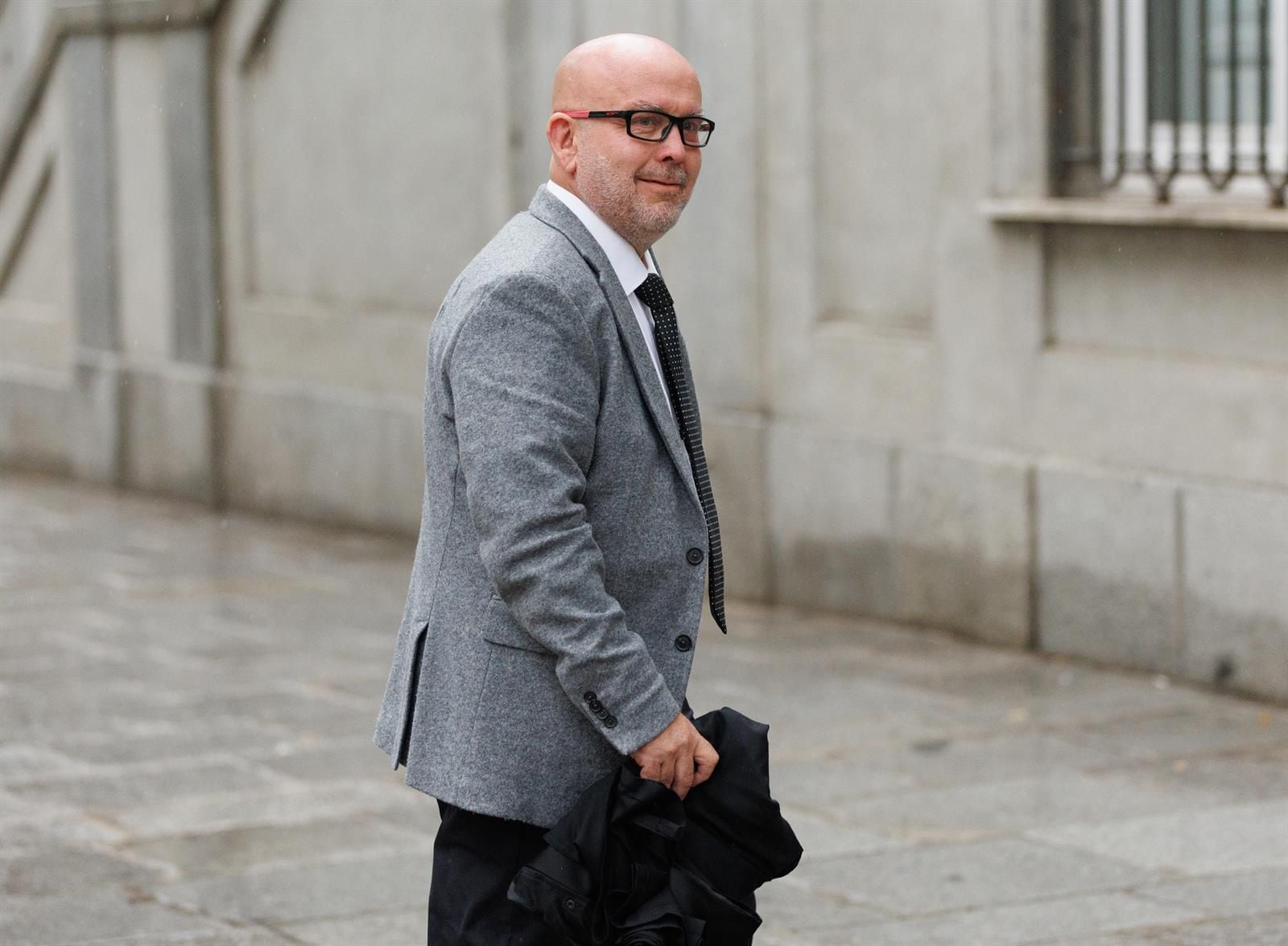 08/06/2023 El abogado del expresidente de la Gaeneralitat de Catalunya Carles Puigdemont, Gonzalo Boye, a su llegada al Tribunal Supremo, a 8 de junio de 2023, en Madrid (España). La Sala de lo Penal del Tribunal Supremo (TS) celebra hoy la vista por los recursos presentados por el ex presidente catalán Carles Puigdemont y los demás huidos del 1-O, contra la revisión efectuada por el magistrado Pablo Llarena sobre su procesamiento por el 'procés' tras la entrada en vigor de la reforma penal.
POLITICA 
Eduardo Parra - Europa Press
