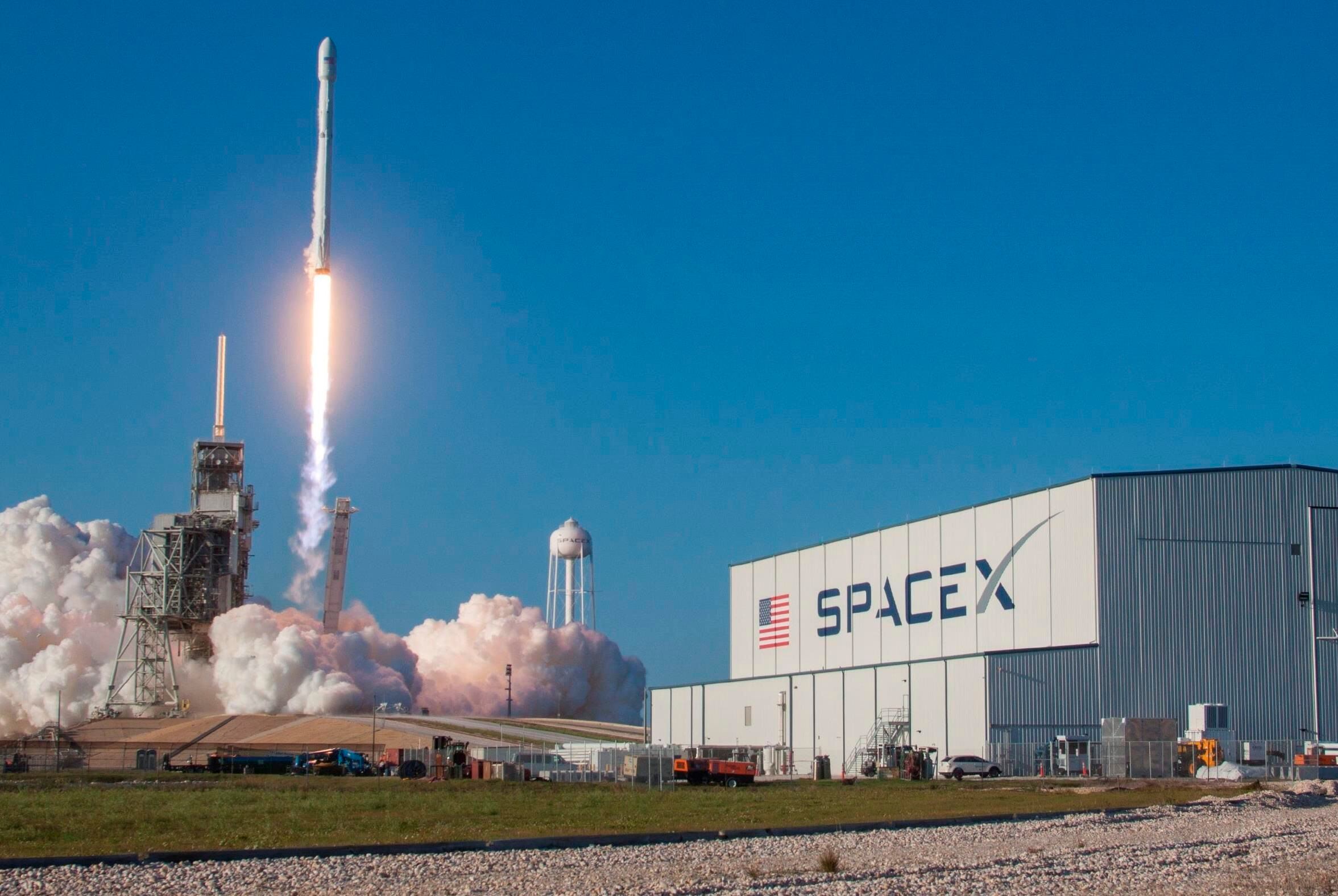 SpaceX lidera el segmento de turismo orbital EFE/Space Coast
