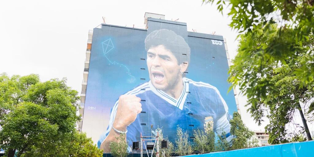 Inauguraron el mural de Maradona más grande del mundo en una fiesta con 10 mil invitados
