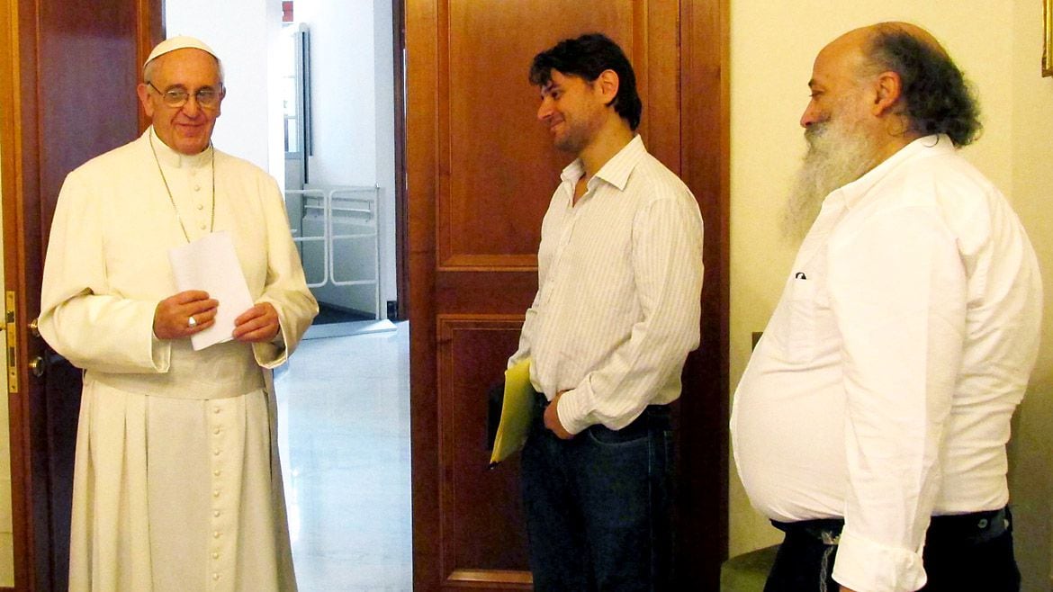  En 2016, dos de los líderes de "Los Cayetanos", Juan Grabois y Emilio Pérsico fueron recibidos en el Vaticano por el Papa Francisco Télam 162
