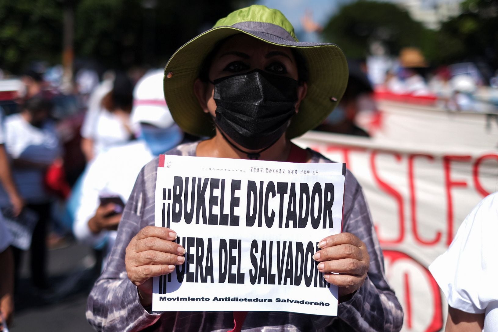 El Parlamento salvadoreño prohibió las concentraciones públicas y privadas (FOTO: REUTERS)