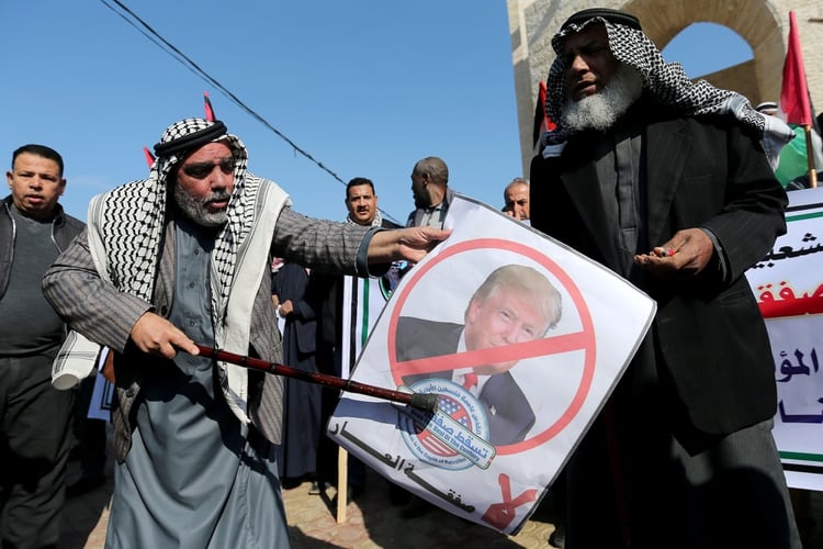 Este martes en la Franja de Gaza se organizaron protestas contra el gobierno estadounidense (Reuters)