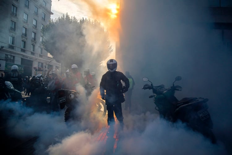 Los Carabineros de Chile detuvieron este lunes a un total de 31 personas (JAVIER TORRES / AFP)