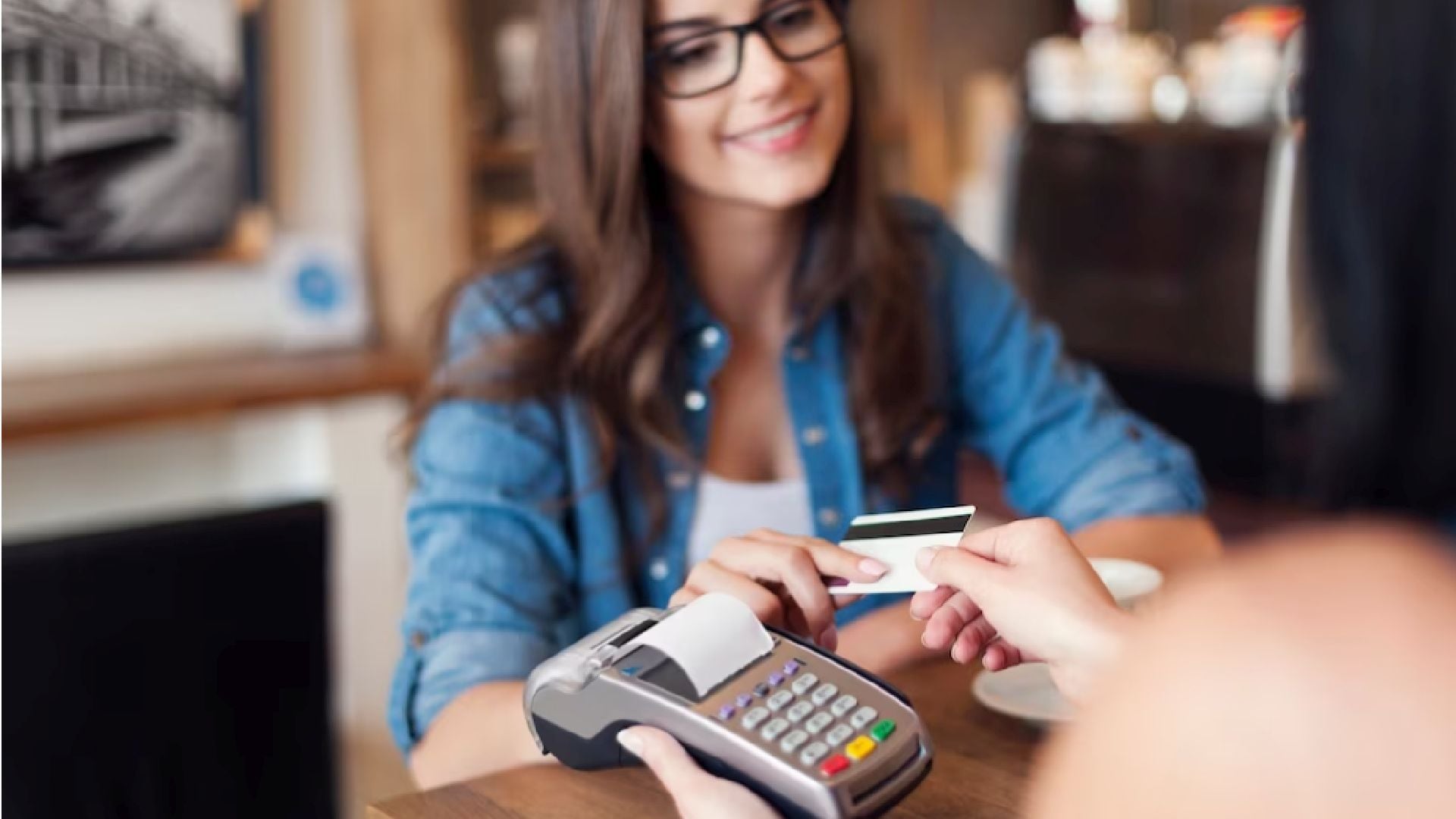 Guía para medianas y pequeñas empresas: así puede ofrecer tarjetas de crédito y débito. (Freepik)