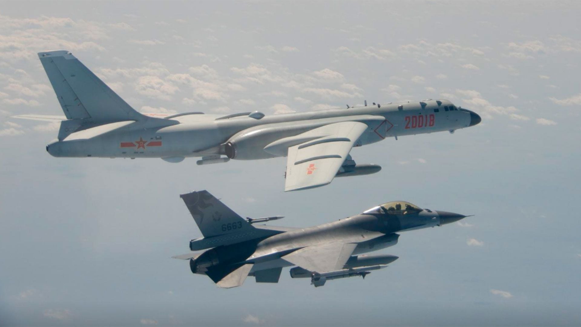 Nueva agresión china contra Taiwán: más de 30 aviones de guerra incursionaron en las inmediaciones de la isla. (REUTERS)