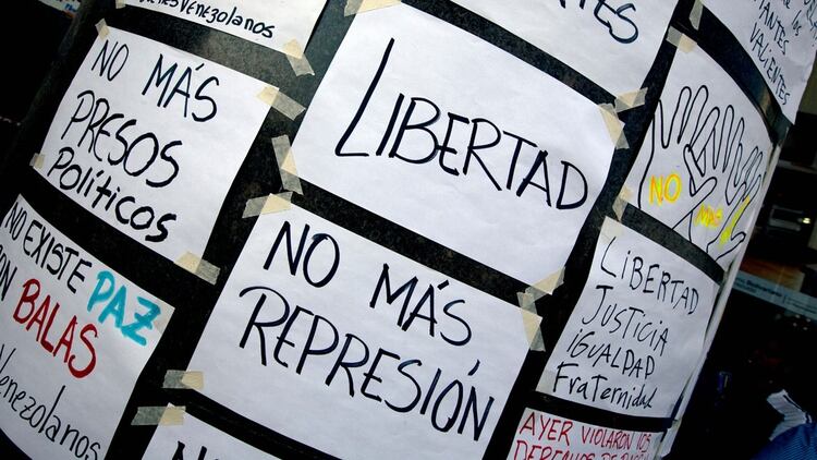 Resultado de imagen de El gremio de periodistas venezolanos y ONGs