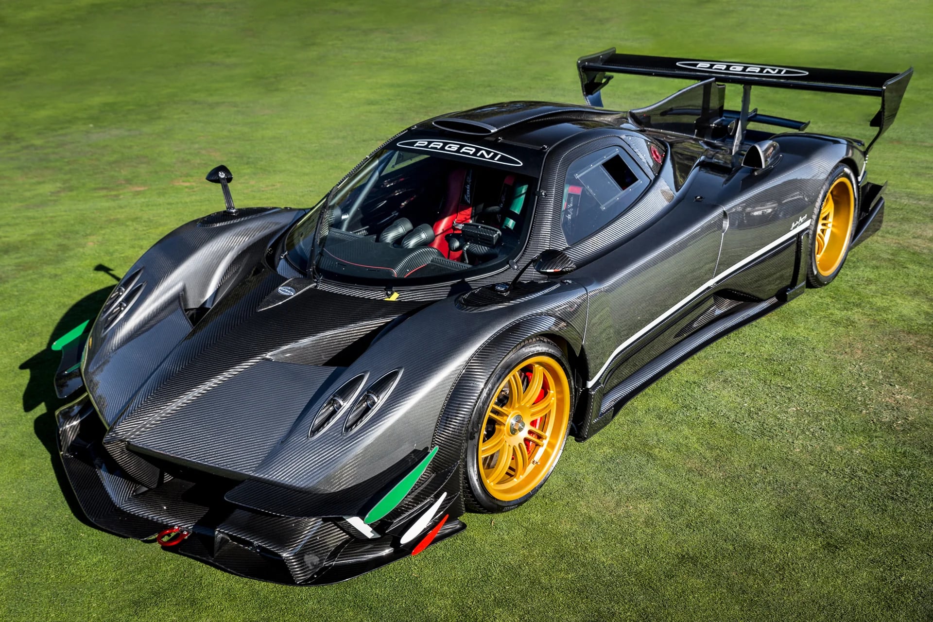 El Black Minion de Pablo Pérez Companc acelera 350 kilómetros por hora gracias a sus 800 caballos de potencia