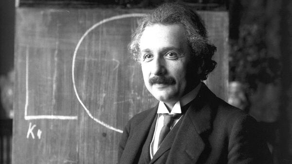 El cerebro de Albert Einstein luego de su muerte fue diseccionado en 240 bloques. Algunos de ellos llegaron a la Argentina para su estudio, a solicitud del científico argentino Jorge Colombo. (Getty Images)