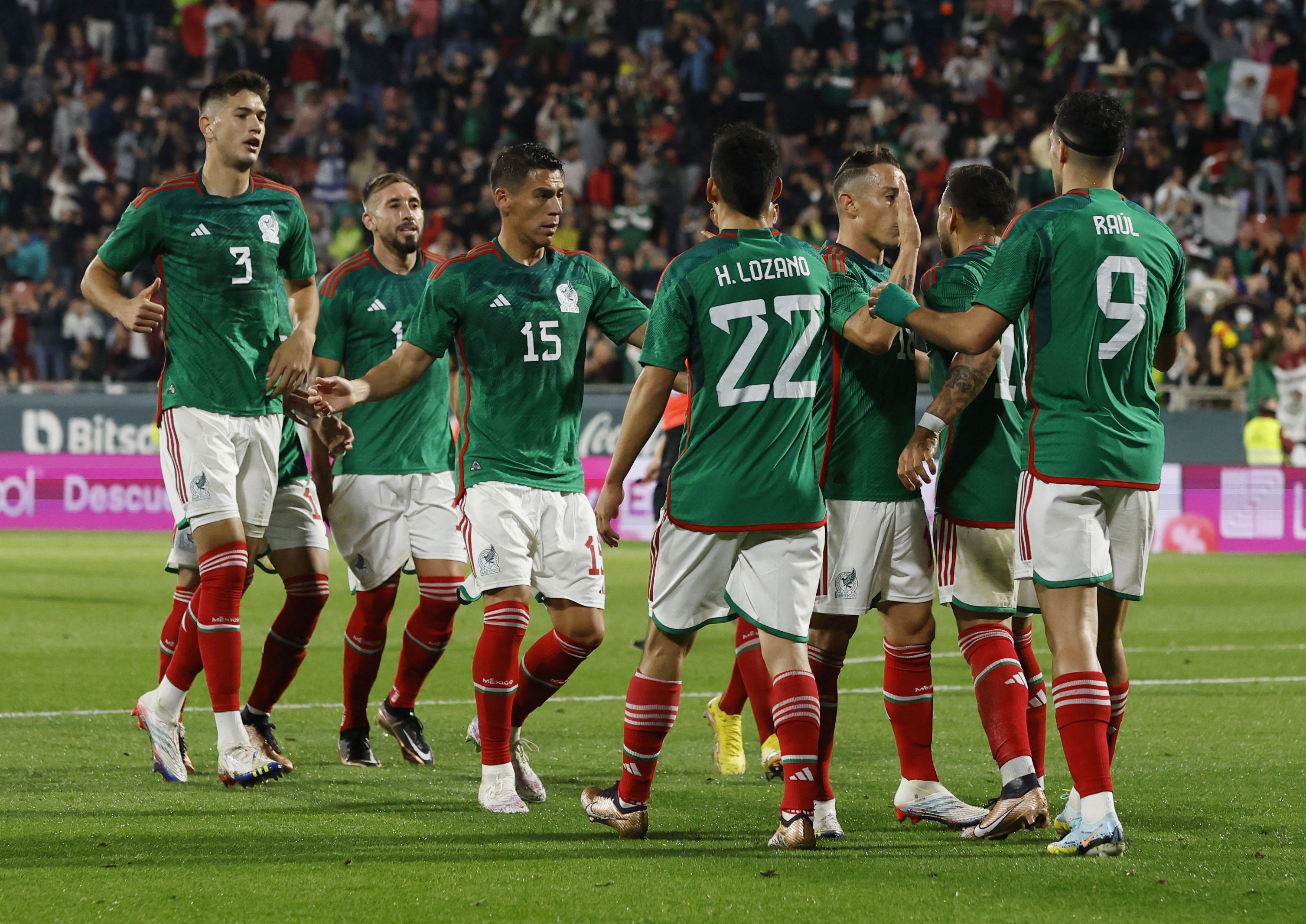 La selección mexicana se apodaba "El Tri" por los colores de su bandera (REUTERS/Albert Gea)