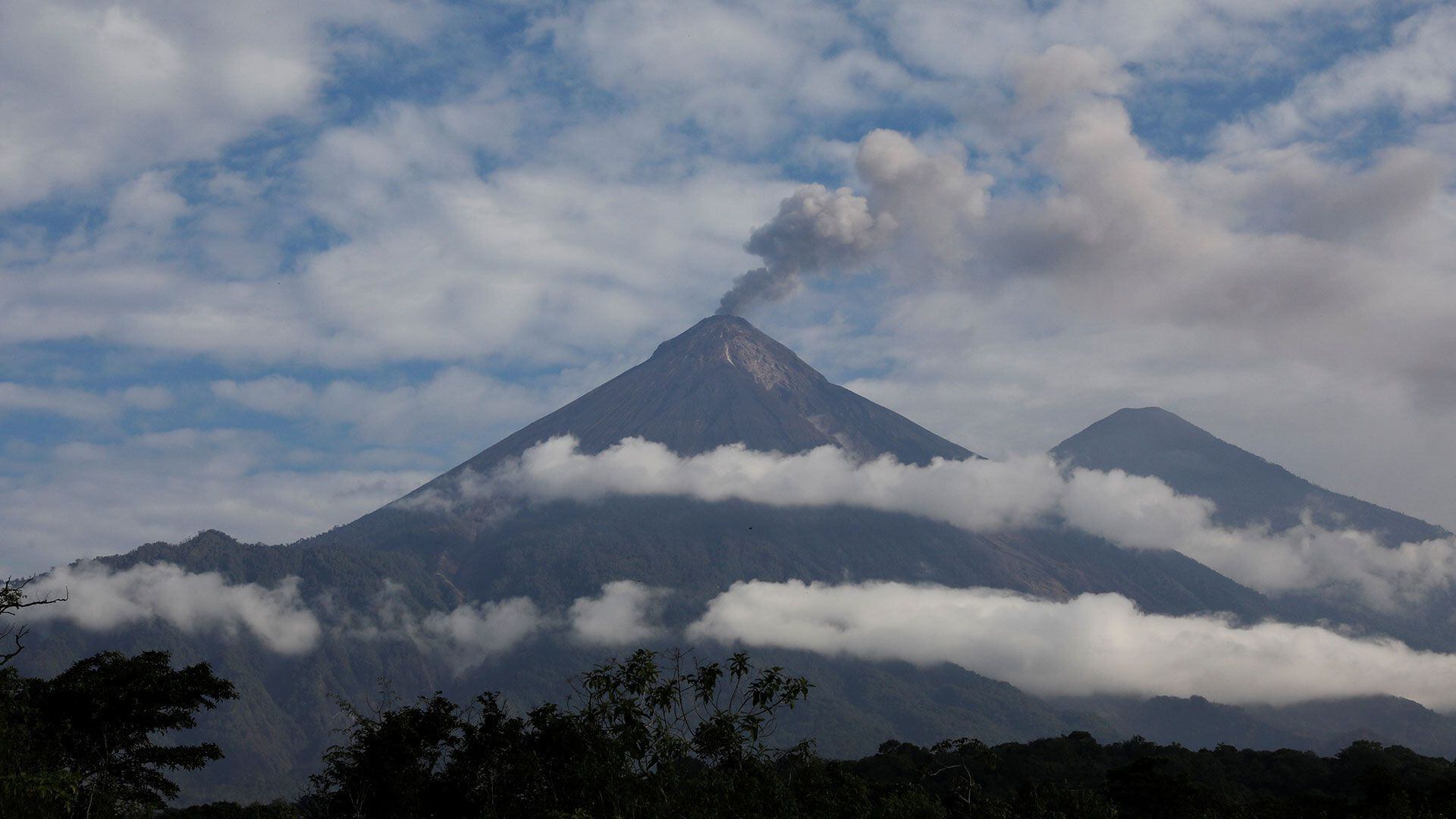 El volcán de Fuego es uno de los más vigilados a nivel mundial debido a su constante actividad. (Archivo Infobae)