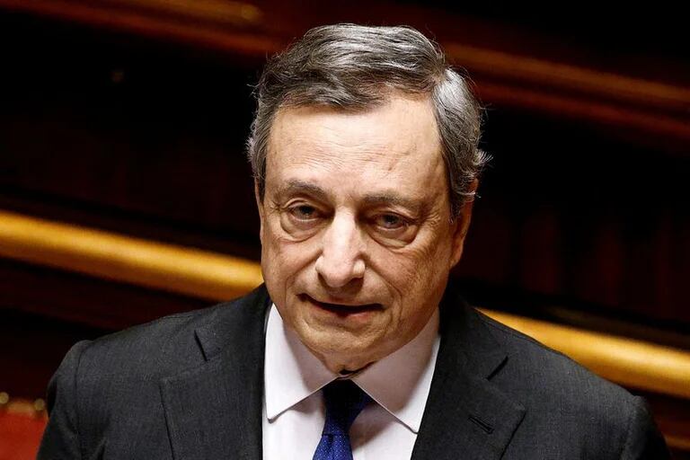 El primer ministro italiano, Mario Draghi, se dirige al Senado, en Roma, Italia. 20 de julio de 2022. 