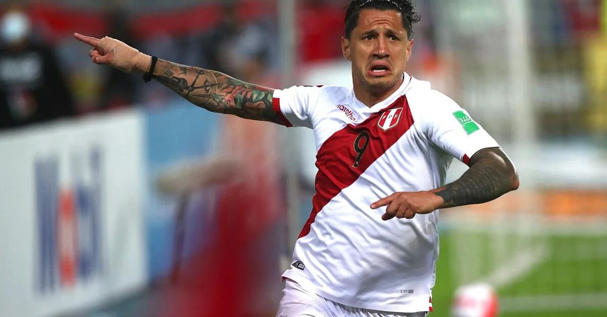 La Gazzetta dello Sport elogia Gianluca Lapadula dopo l’anticipo del Perù ai playoff: “Quello che manca all’Italia”