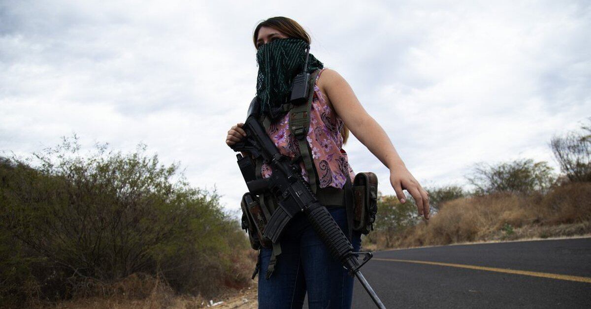 “The Vigilantes”: the women who take the arms to defend the violence of the CJNG