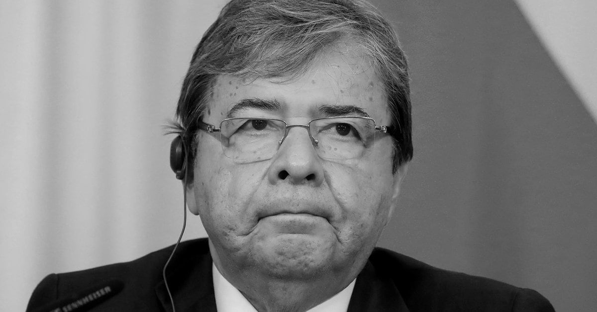 Colombia's Defense Minister Carlos Holmes Trujillo died due to Covid-19