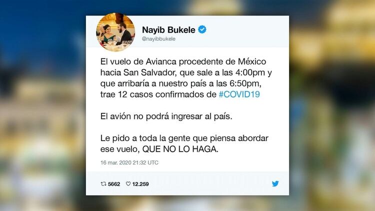 El presidente de El Salvador, Nayib Bukele, prohibió el lunes que aterrizara en San Salvador un avión procedente de Ciudad de México en el que, dijo, viajarían 12 personas infectadas del nuevo coronavirus, pero el canciller mexicano rechazó que alguno de los pasajeros estuvieran infectados.
