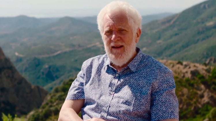  Michel Poulain, el demógrafo que determinó la primera Zona Azul. El primer lugar fue el centro de isla de Cerdeña así quedo asociado a los lugares en que los habitantes pueden vivir más de 100 años