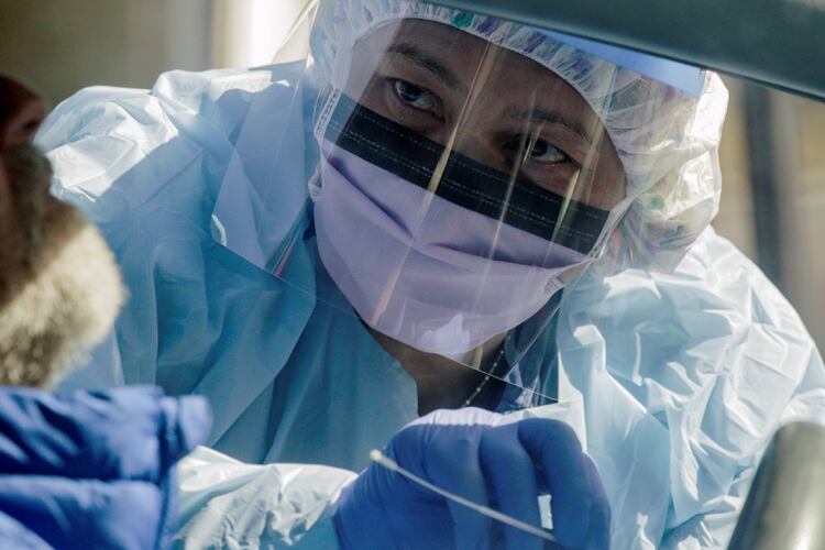 “Aumentar los testeos permite realmente saber a quién identificar