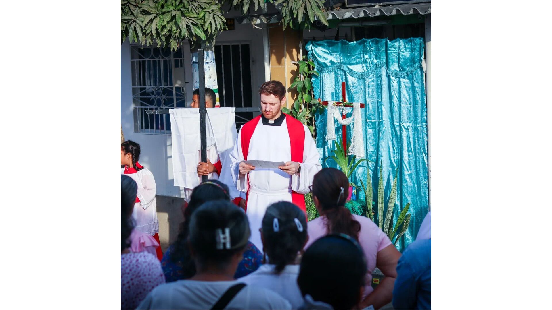 El sacerdote ha llamado la atención de los feligreses de Malambo - crédito @Parroquiadelcarmende Malambo / Instagram