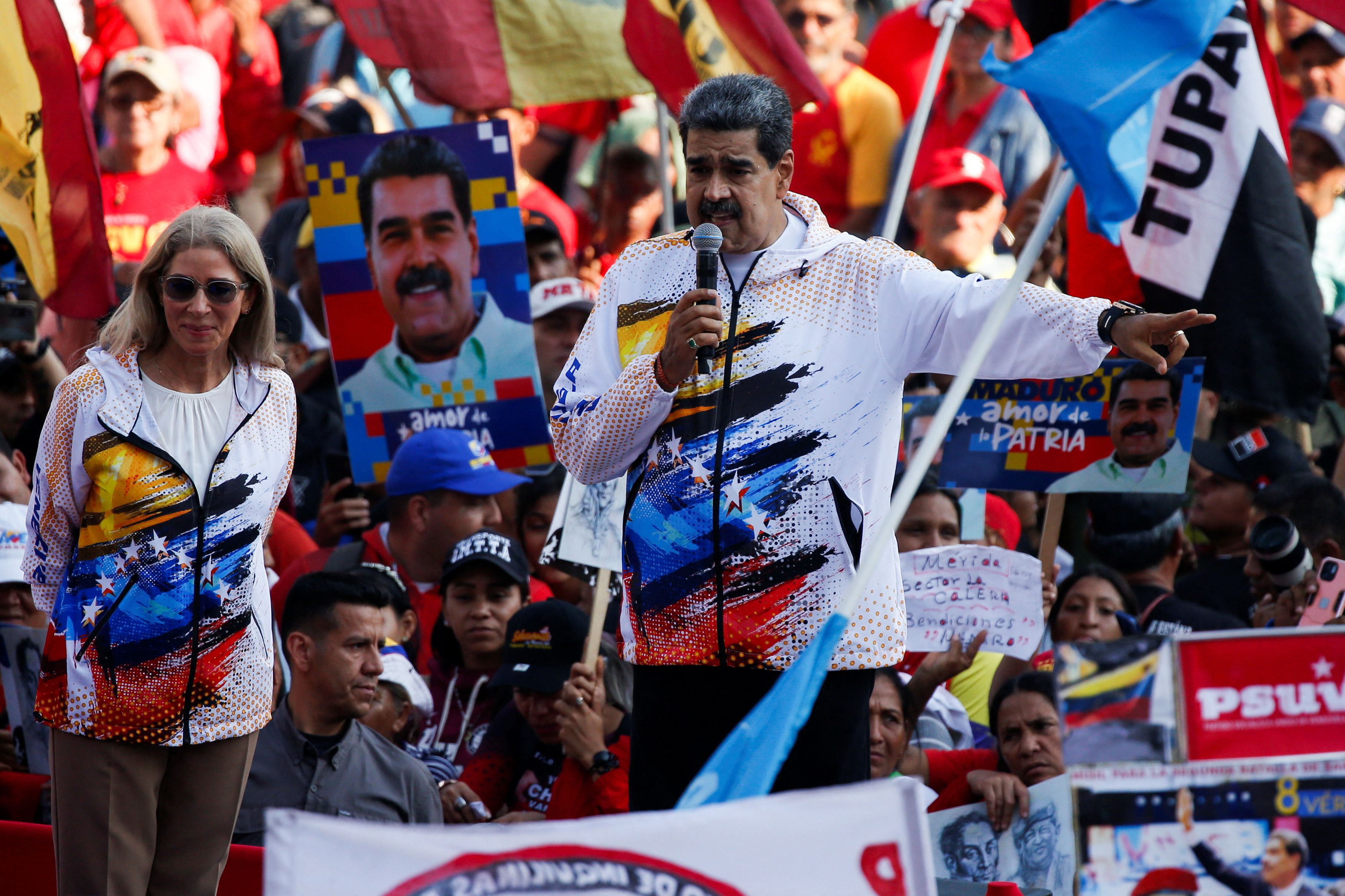 Nicolas Maduro durante el acto político que coronó su inscripción legal como candidato a presidente en las elecciones del 25 de julio