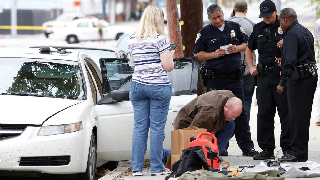 El arresto en Los Ángeles de un hombre que llevaba armas y materiales peligrosos (Reuters)