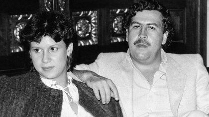 Victoria Eugenia Henao junto a Pablo Emilio Escobar.