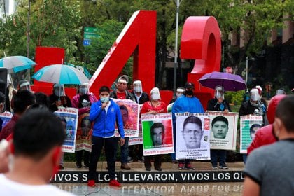 43 estudiantes fueron desaparecidos en Iguala y los padres continúan buscando la verdad (Foto: REUTERS/Carlos Jasso)