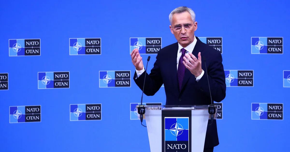 Stoltenberg promised that NATO would send a clear message at its next summit: “We are ready to accept Ukraine.”