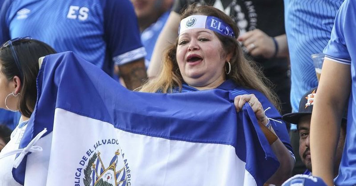 El Salvador beats Guatemala and leads Mexico's group in the Gold Cup