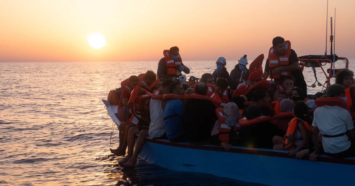 Europa.- Le autorità italiane consentono a ‘Sea Watch 3’ di sbarcare più di 400 migranti a Pozzallo