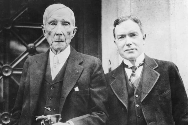 John D. Rockefeller y Jr. en una fotografía tomada pocos años antes de su muerte