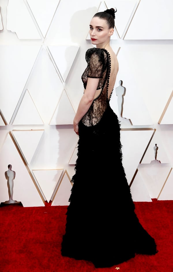 Firmado por Alexander McQueen, Rooney Mara deslumbró en la alfombra roja de los Oscars en su edición número 92 con un diseño realizado en encaje 