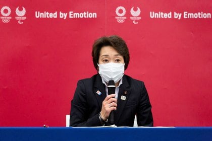 Seiko Hashimoto, presidenta del Comité Organizador de los Juegos Olímpicos de Tokio 2020, habla durante una rueda de prensa tras la reunión del Consejo Ejecutivo de Tokio 2020, en Tokio, Japón, el 18 de febrero de 2021.  Yuichi Yamazaki/Pool vía REUTERS