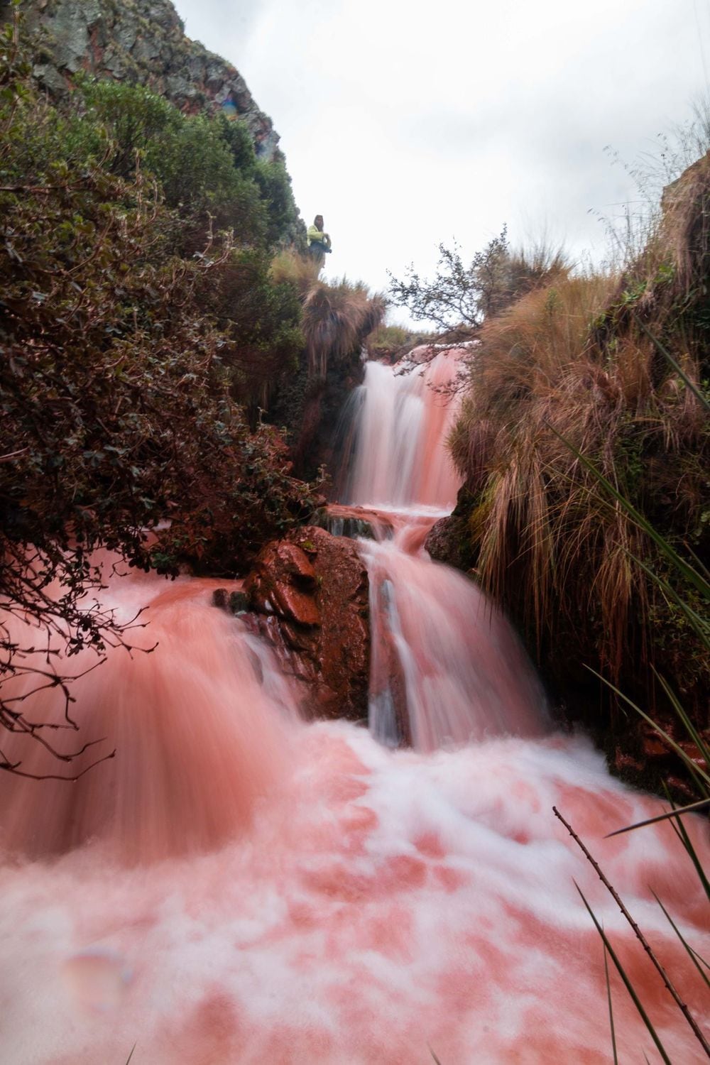 El Río Rojo adquiere su color carmesí principalmente en enero, febrero y marzo debido a la lluvia. Foto: Domingo Atao- Kallpa Adventure