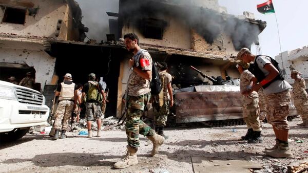 Un bombardeo de ISIS en Libia (Reuters)