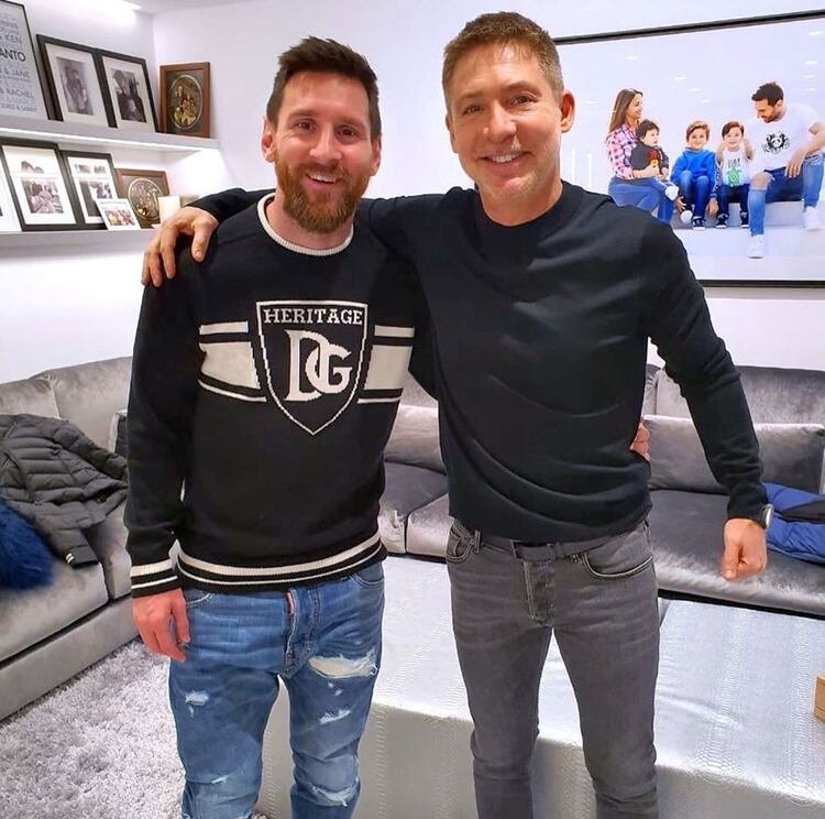 Suar viajó a España por placer y aprovechó para visitar a Messi 
