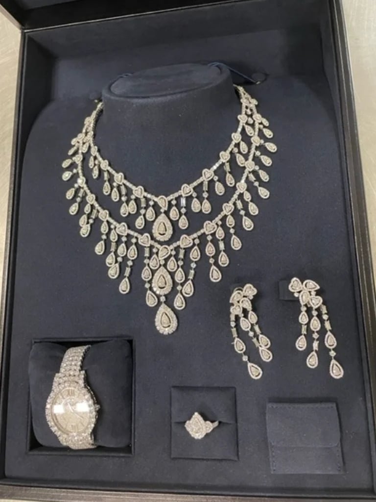  El ex mandatario recibió de las autoridades saudíes multitud de joyas, de entre las que destacan “un collar, un anillo, 