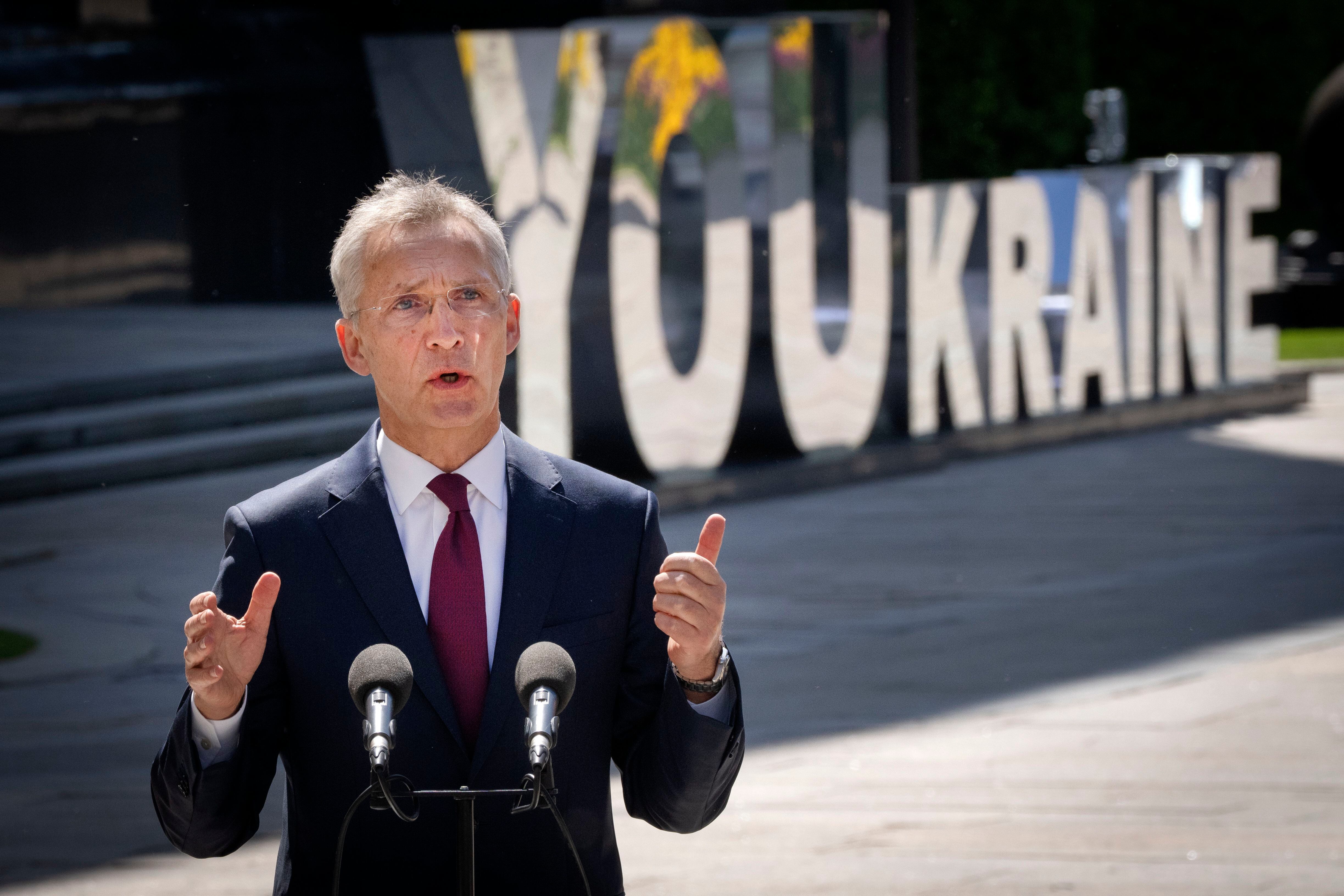 El secretario general de la Alianza recordó que Ucrania ha estado en clara inferioridad en materia de munición durante meses. (Foto AP/Efrem Lukatsky)