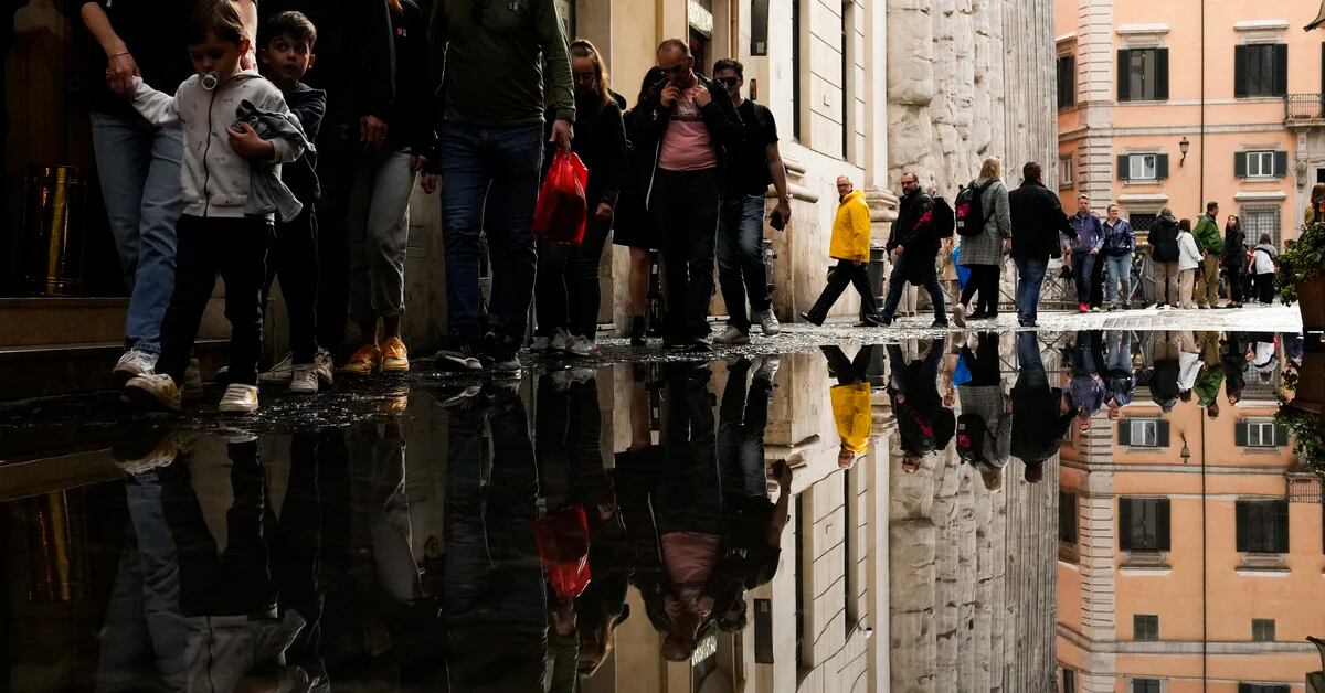 Pioggia e alluvioni uccidono almeno 2 persone in Italia